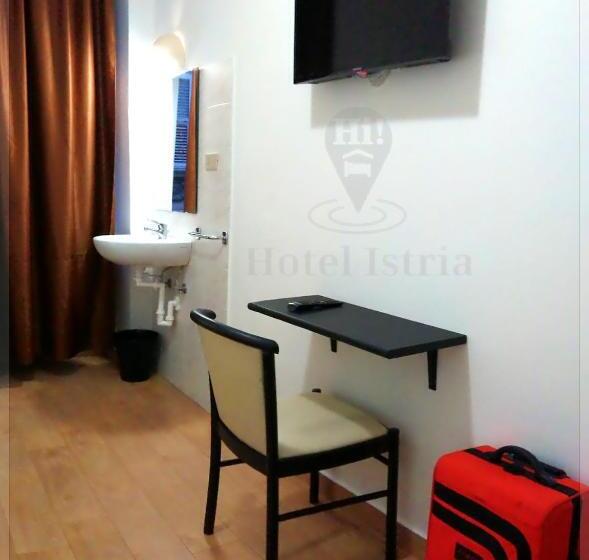 اتاق استاندارد با سرویس بهداشتی مشترک, Istria