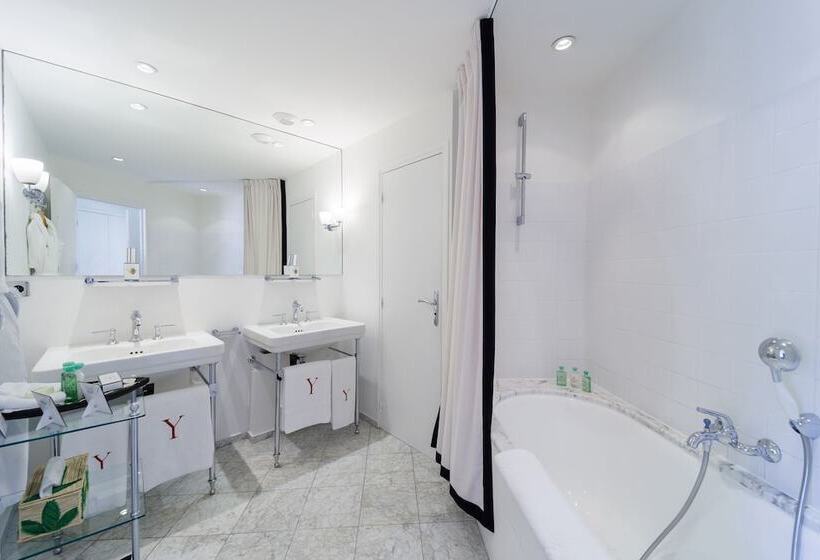 Номер Superior, Le Y