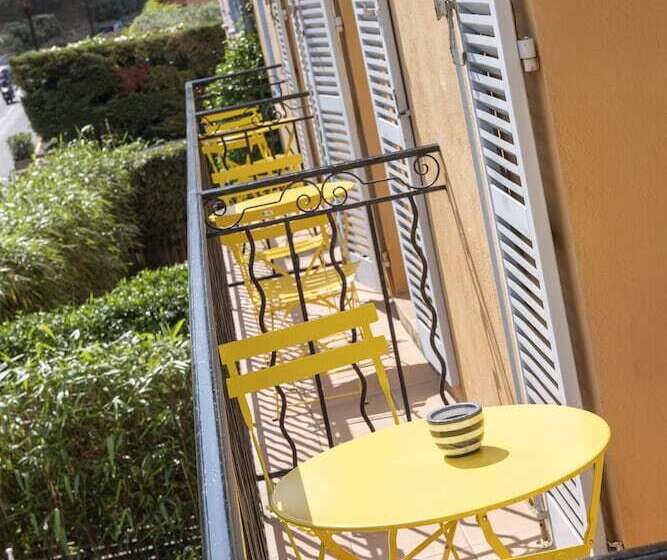 Полулюкс, Le Y