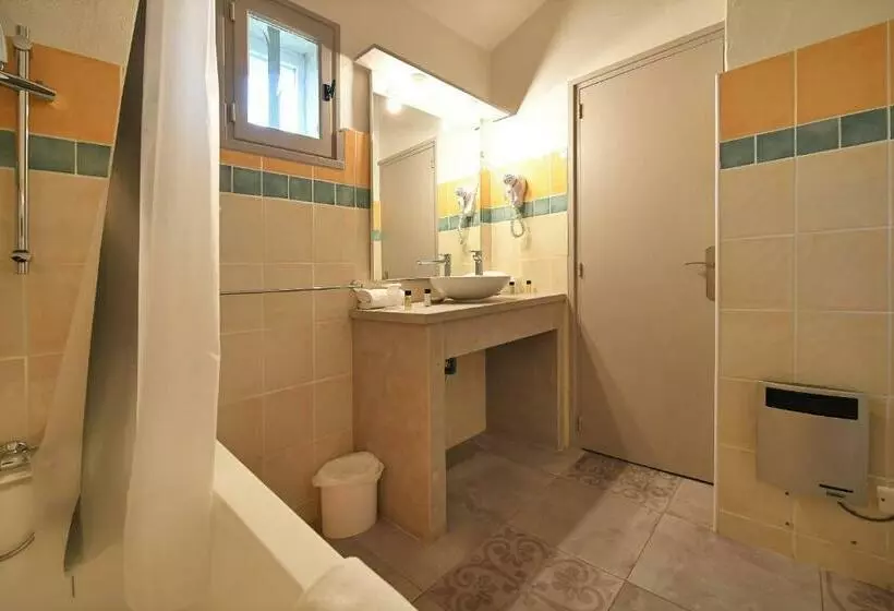 Standard Triple Room with Terrace, Mas Des Barres