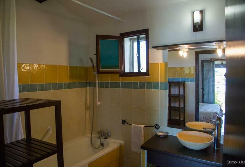 Comfort room with terrace, Mas Des Barres