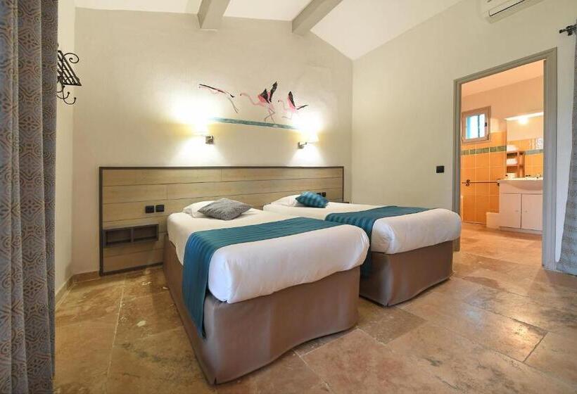 Comfort room with terrace, Mas Des Barres