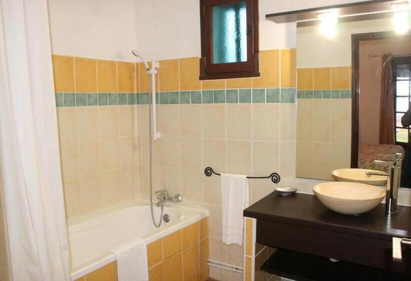 Comfort room with terrace, Mas Des Barres