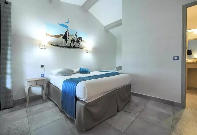 Standard Triple Room with Terrace, Mas Des Barres