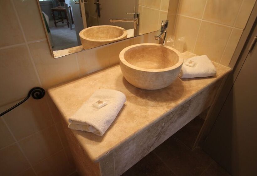 标准间, Mas Des Barres