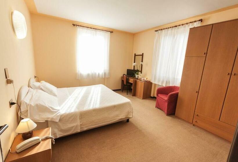 غرفة قياسية, San Marco