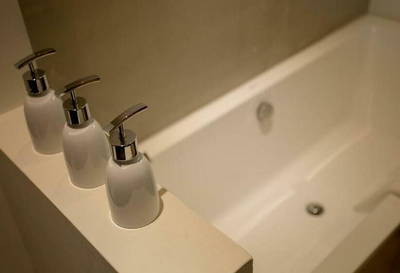 Люкс, The Aviary