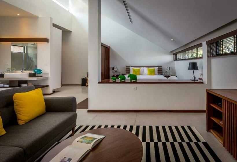 Люкс, The Aviary