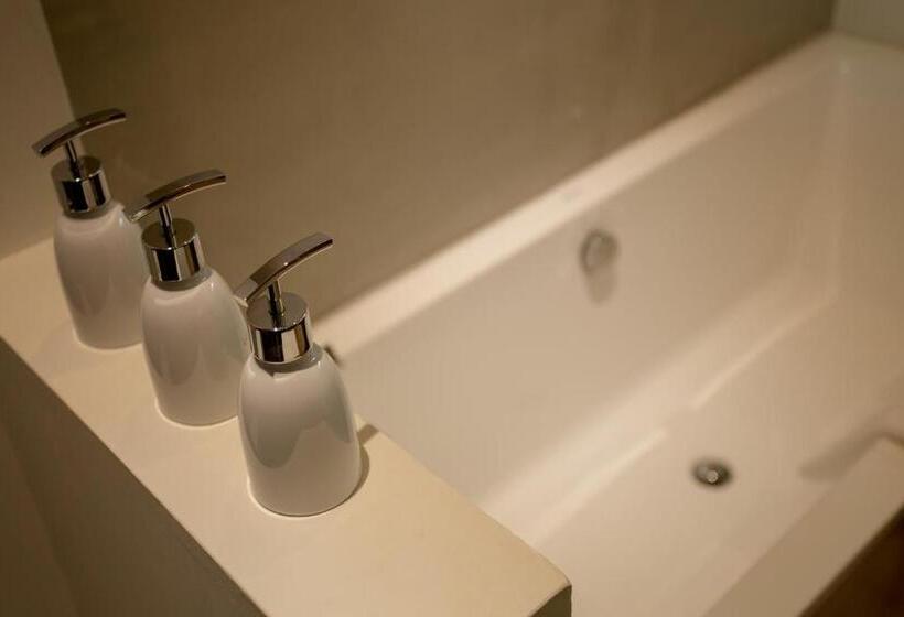 Номер Стандарт, The Aviary