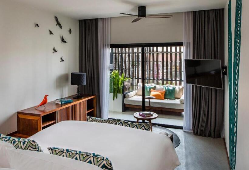 Номер Стандарт, The Aviary