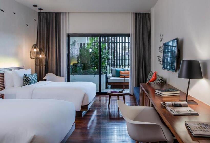 Номер Стандарт, The Aviary