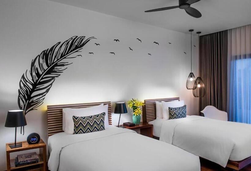 Номер Стандарт, The Aviary