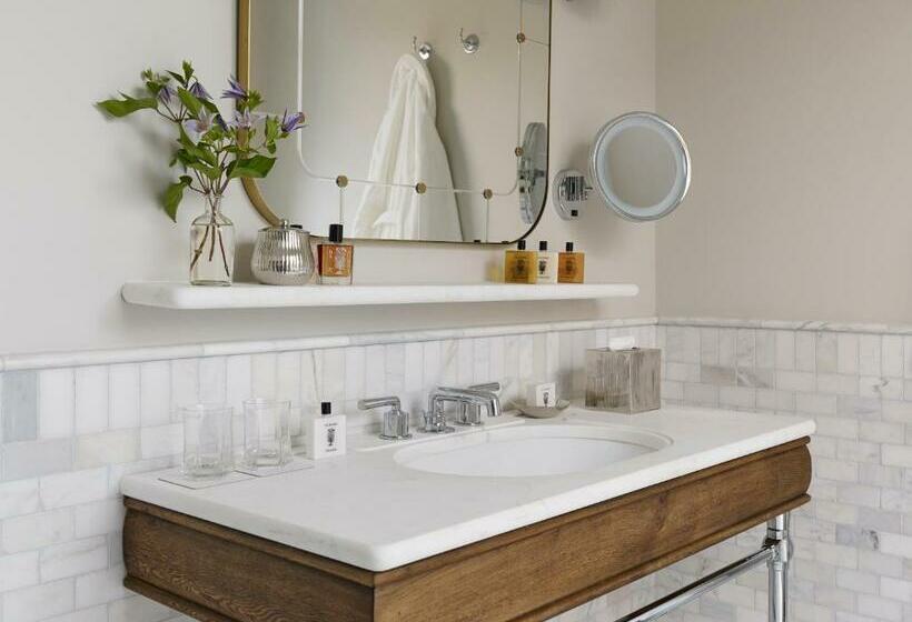 带大床的豪华间, The Beekman, A Thompson Hotel, By Hyatt