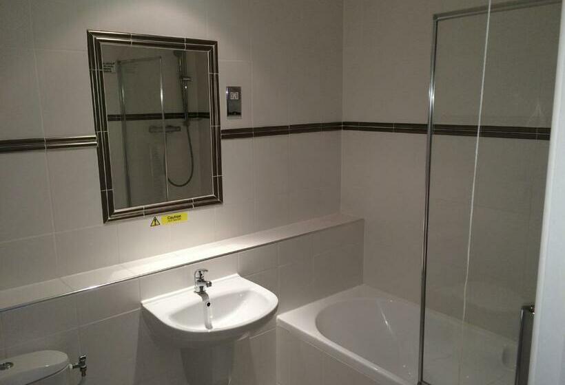 豪华房间, The Coach House