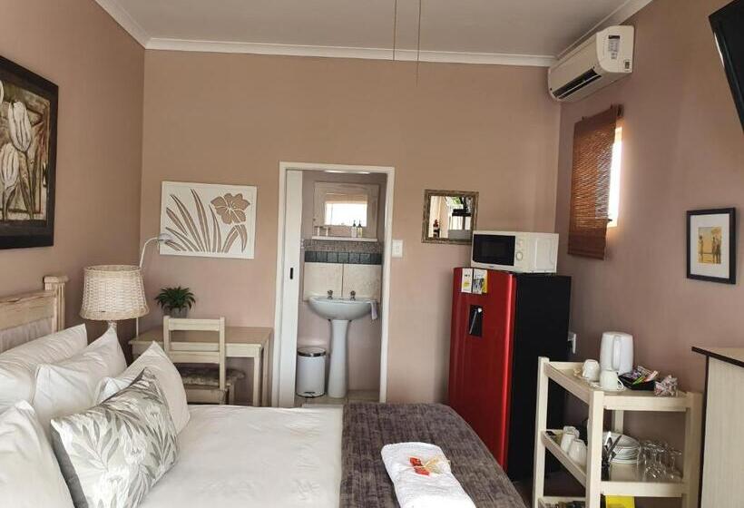 חדר סטנדרט עם מרפסת, Nahoon Bed & Breakfast