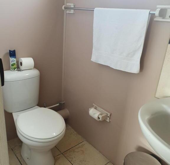 חדר סטנדרט עם מרפסת, Nahoon Bed & Breakfast