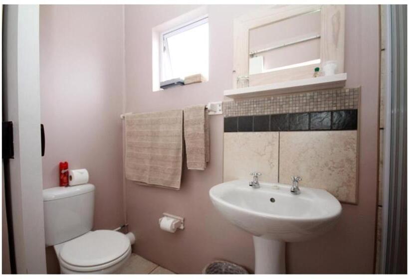 חדר סטנדרט עם מרפסת, Nahoon Bed & Breakfast