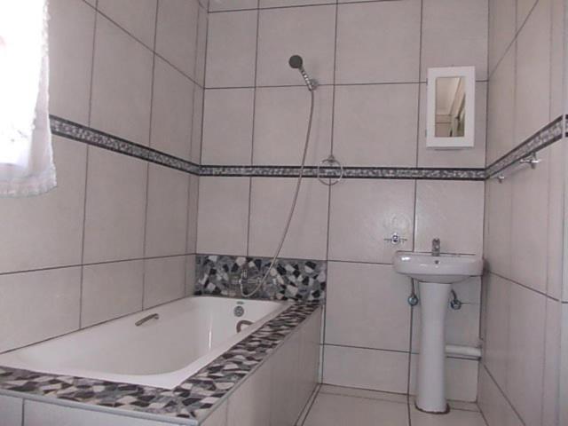 家庭间, All Are Welcome Guest House