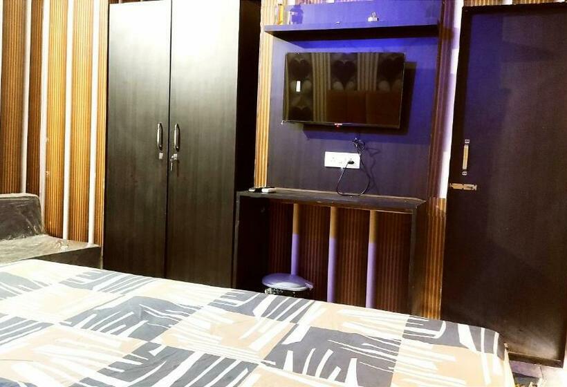 اتاق اکونومی, Paradise Inn    Lpu Law Gate