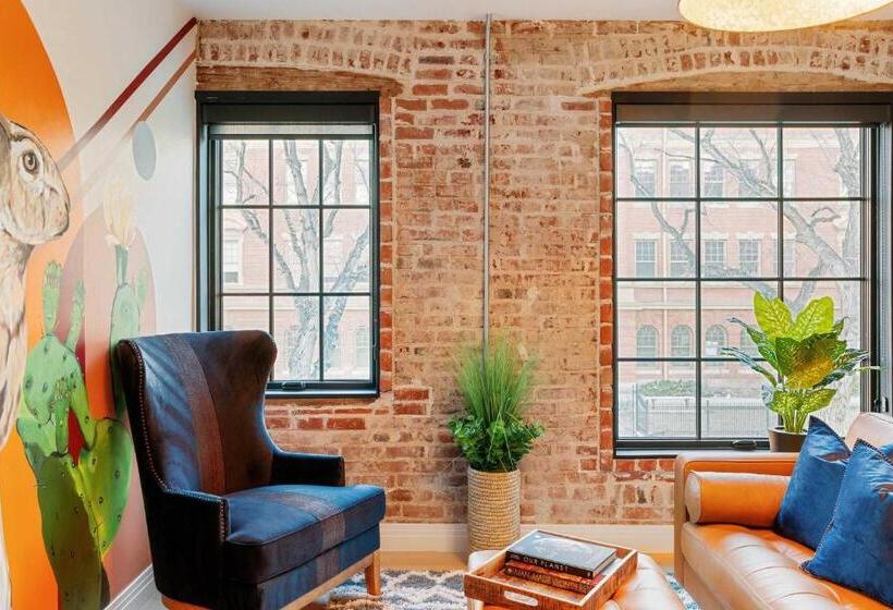 סוויטה, The Acoma House