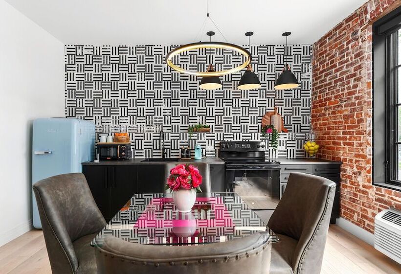 סוויטה, The Acoma House