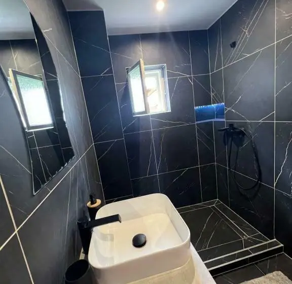 Apartament 1 Sypialnia Parter, Casa Tofalvi