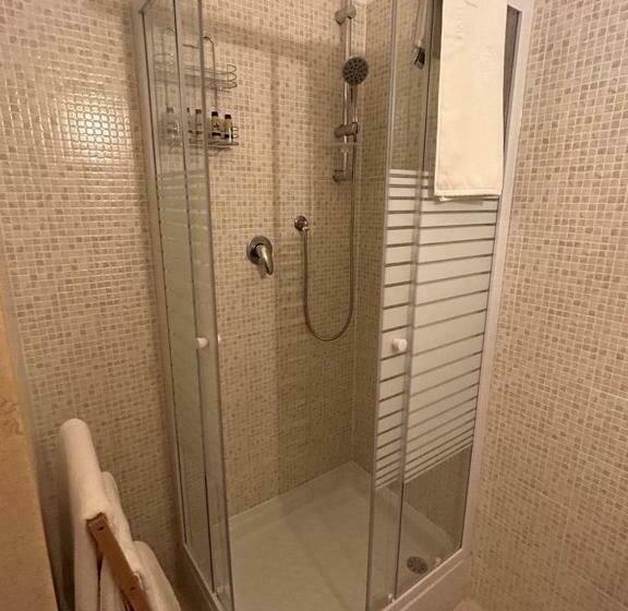 غرفة عائلية, Triangolo Delle Bermuda B&b