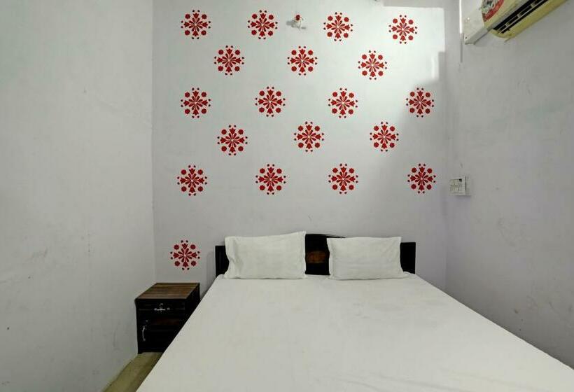 חדר קלאסי לשלושה, Star Night Place