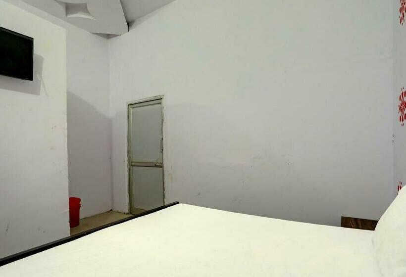 חדר קלאסי לשלושה, Star Night Place