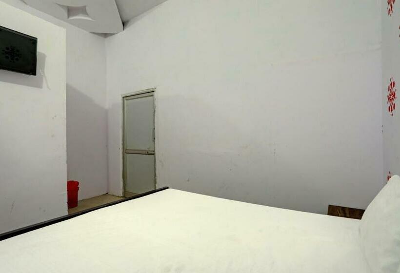 חדר קלאסי לשלושה, Star Night Place