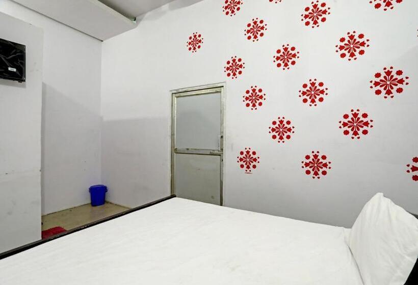 חדר קלאסי לשלושה, Star Night Place