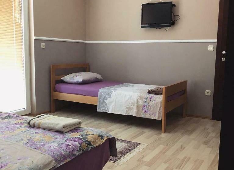 اتاق استاندارد سه نفره, Struga Rooms/dhoma/sobi