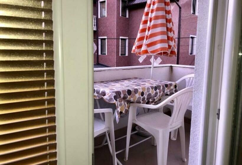 اتاق خانوادگی, Struga Rooms/dhoma/sobi