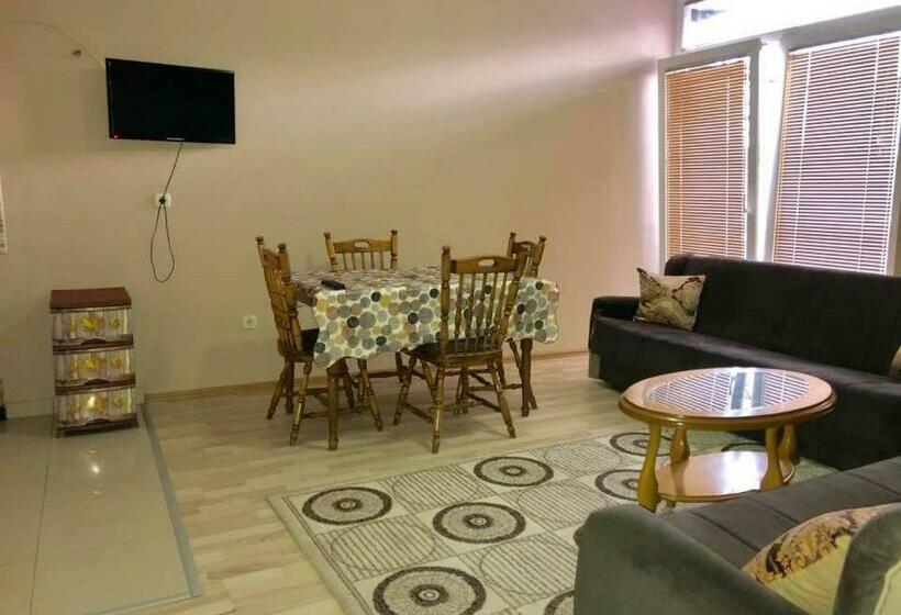 اتاق خانوادگی, Struga Rooms/dhoma/sobi