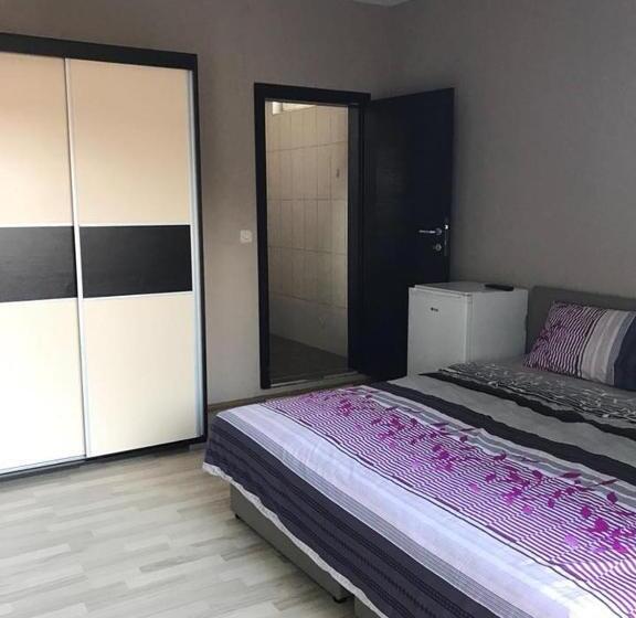 اتاق استاندارد سه نفره, Struga Rooms/dhoma/sobi