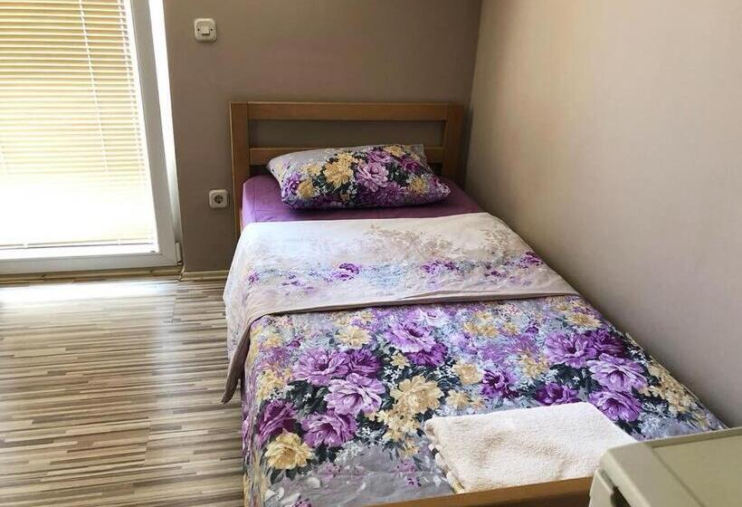 اتاق استاندارد سه نفره, Struga Rooms/dhoma/sobi