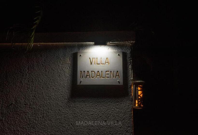 غرفة عائلية, Villa Madalena