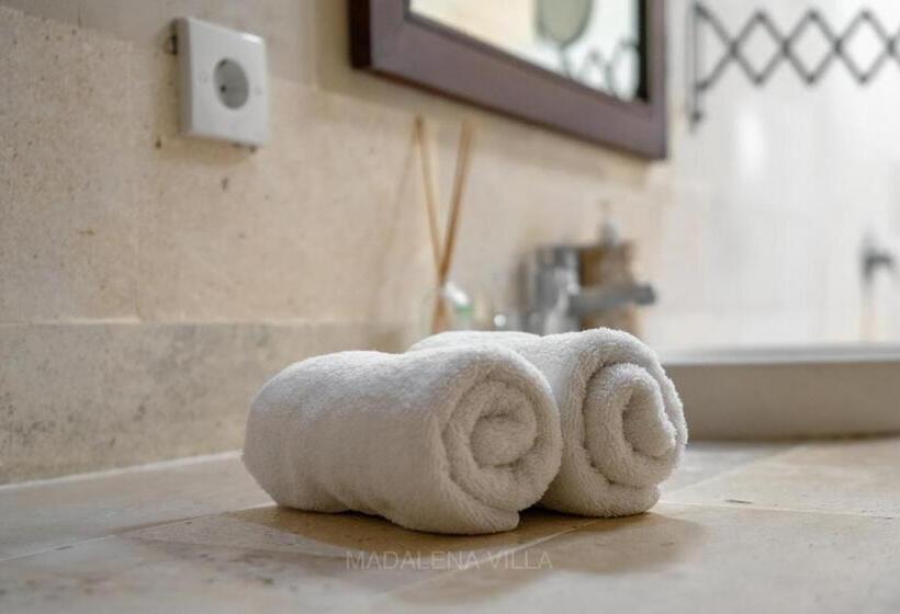 غرفة عائلية, Villa Madalena