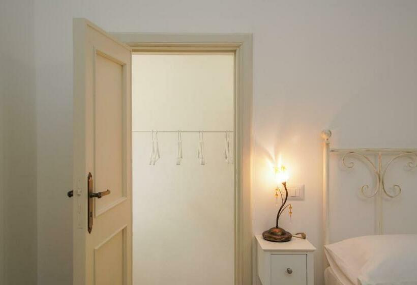 발코니가 있는 스위트, Palazzo Terra D Otranto