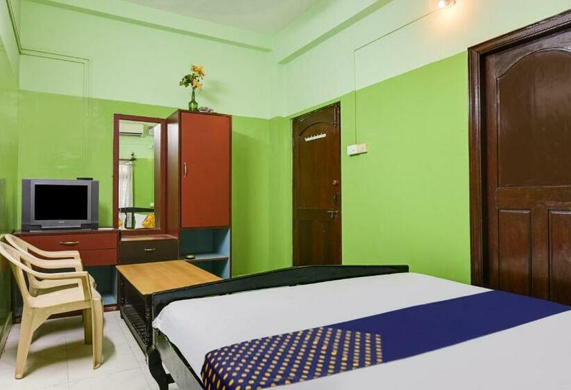 Трехместный Номер Классика, Spot On Shree Renuka Residency Lodge