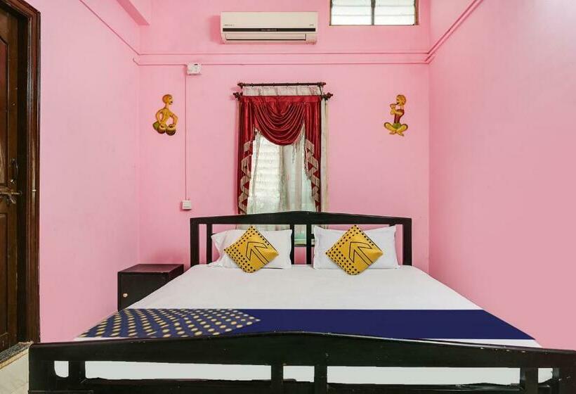 Трехместный Номер Классика, Spot On Shree Renuka Residency Lodge