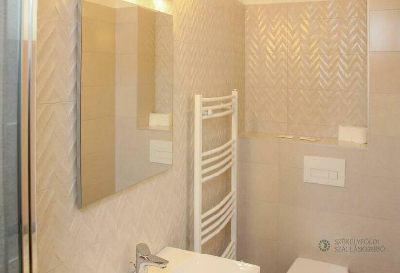 شقة غرفة واحدة مطلة على الحديقة, Pensiunea Praid   Parajd Panzió