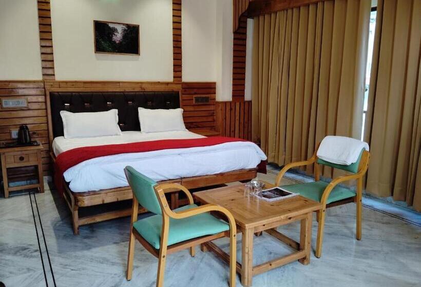 חדר דלוקס עם מרפסת, Cm Palace Pure Vegetarian