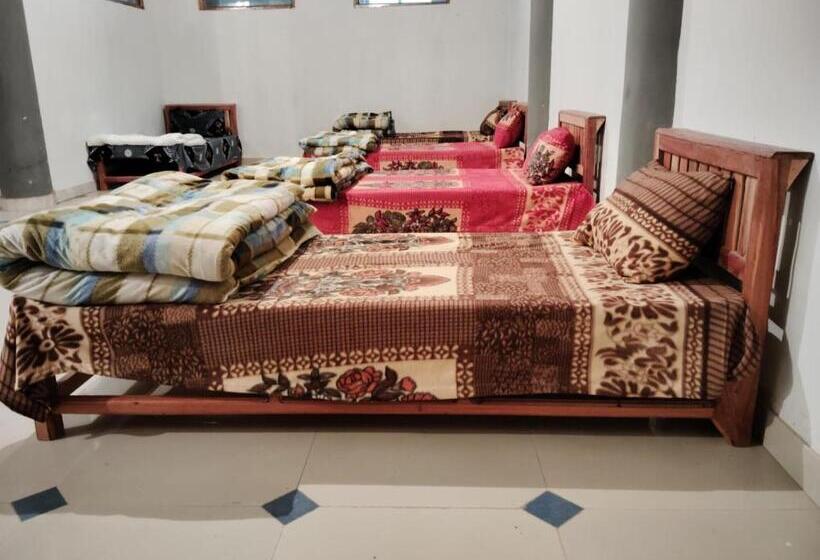 ルームシェアのワンベッド, Cm Palace Pure Vegetarian