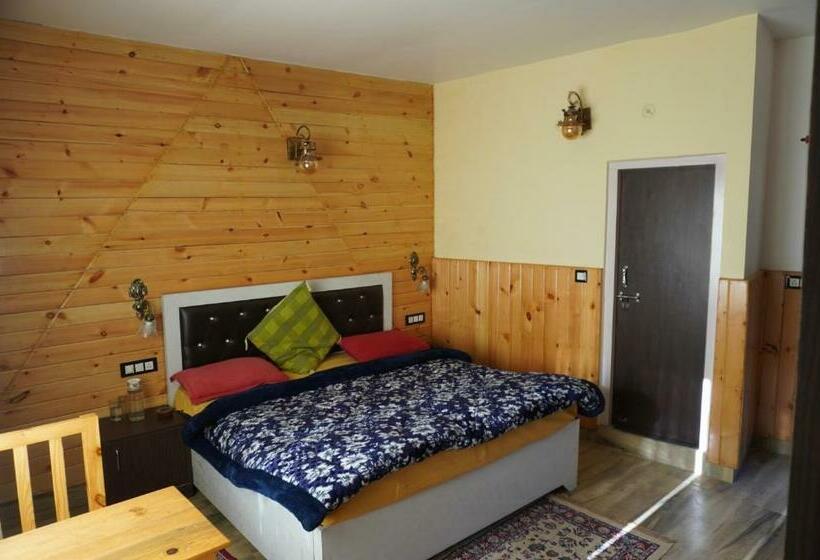 Студио Стандарт с Балконом, Saanjh Cafe & Resorts Pangoot