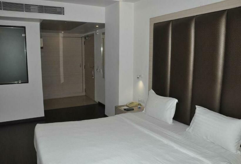 디럭스 룸 킹사이즈 침대, B S Plaza