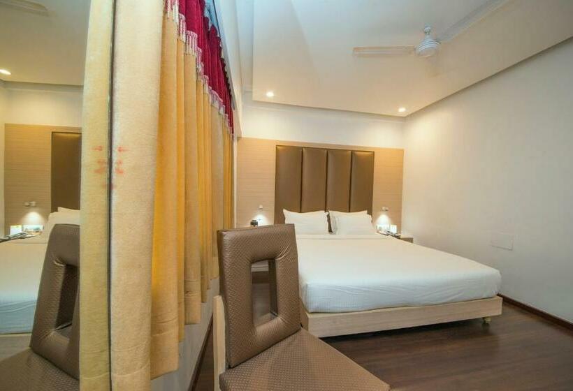 스탠다드 룸 킹사이즈 침대, B S Plaza