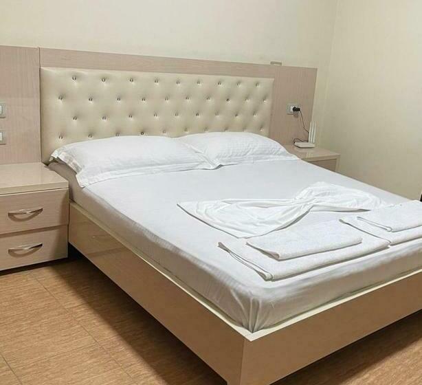 스탠다드 룸, Silvio