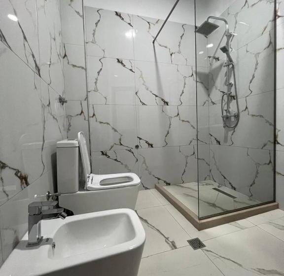 스탠다드 룸, Silvio