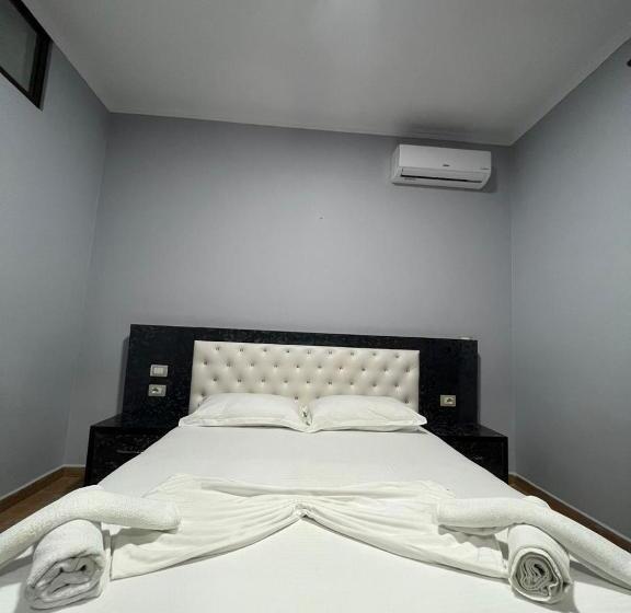 스탠다드 룸, Silvio